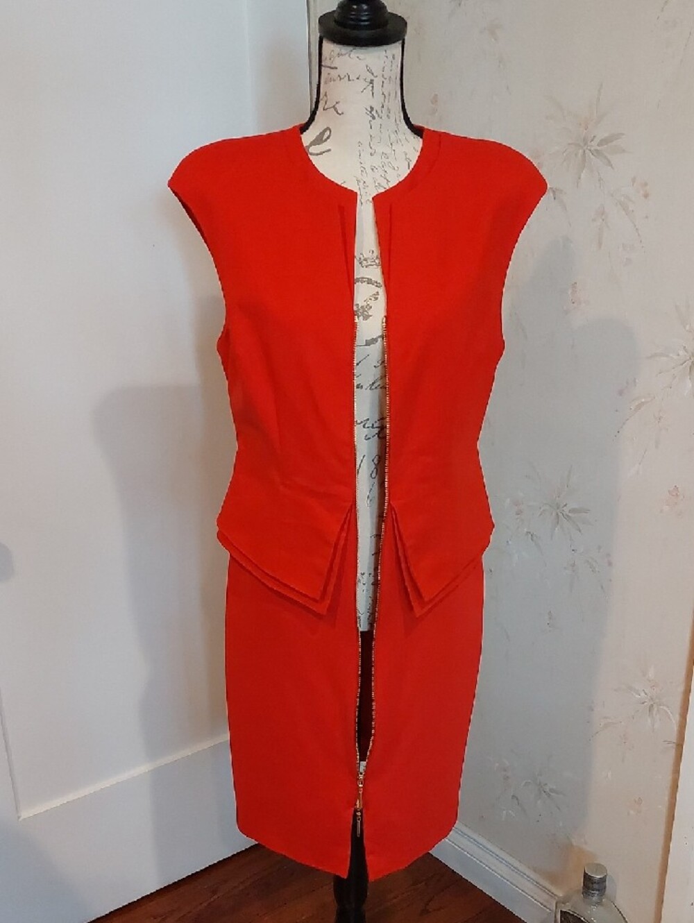 Ted Baker London Red Two-Piece Sheath Dress with Front Zip - Picture 4 of 15